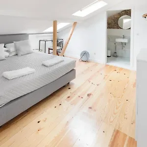 https://room-lusadas-with-private-bathroom.hotels-lisbon-portugal.com